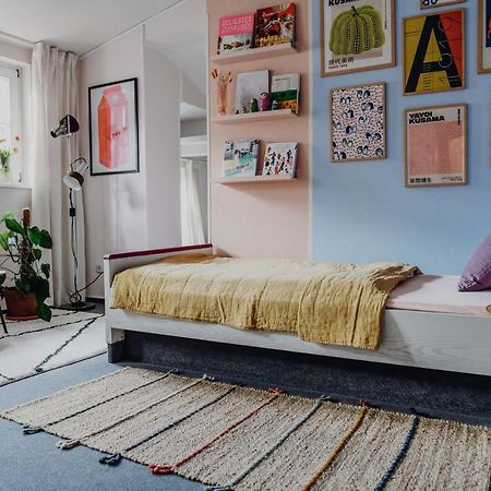 Sleepart Room For 3 첼레 외부 사진