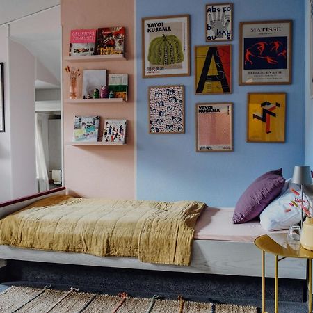 Sleepart Room For 3 첼레 외부 사진