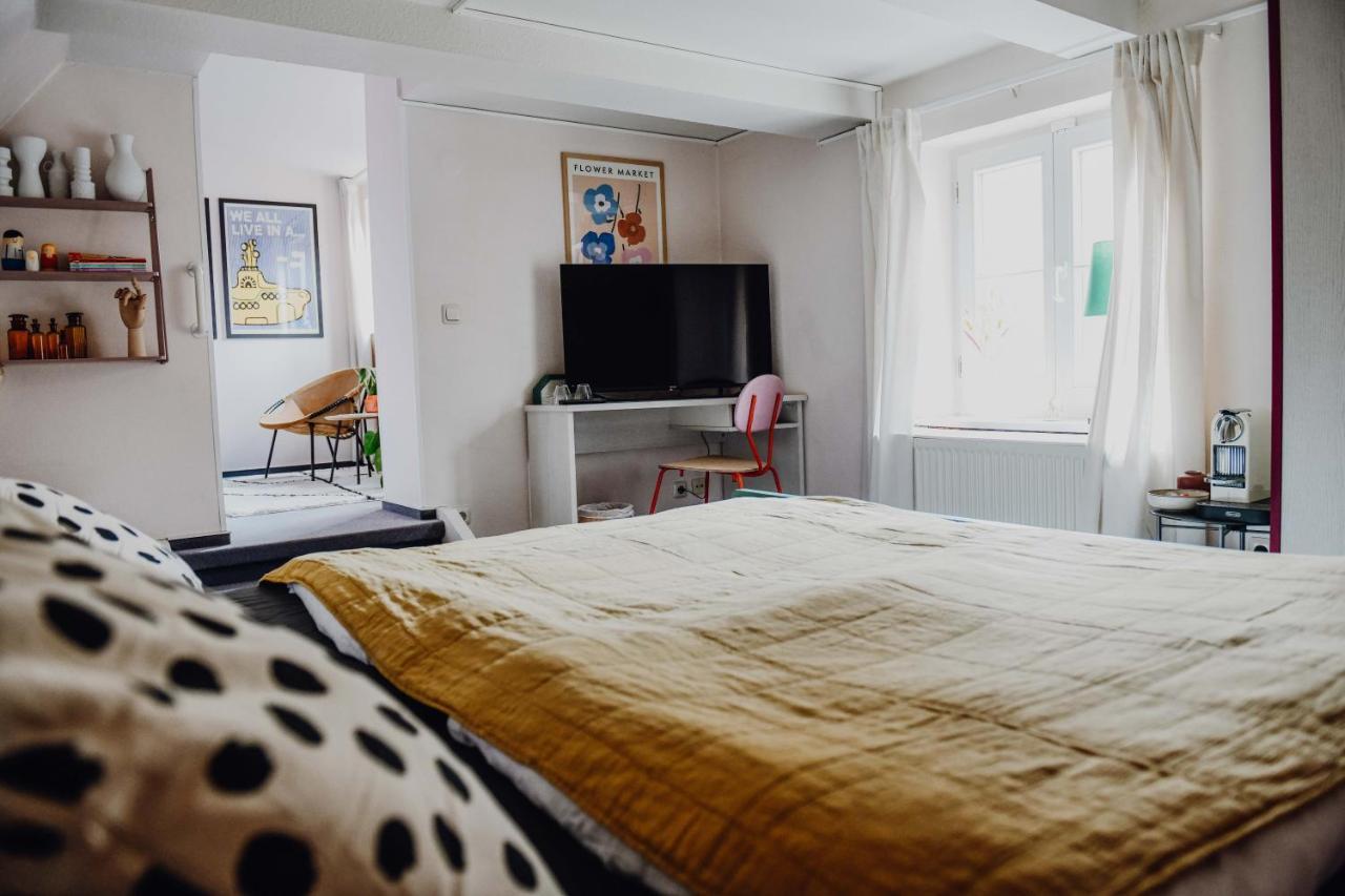 Sleepart Room For 3 첼레 외부 사진