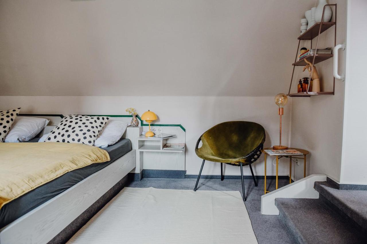 Sleepart Room For 3 첼레 외부 사진